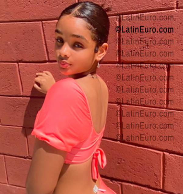 Date this passionate Dominican Republic girl Aleysha from Santiago DO56645