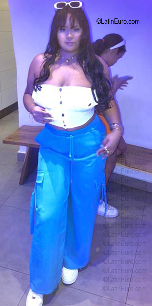 Date this good-looking Dominican Republic girl Sashy from Santo Domingo DO56674
