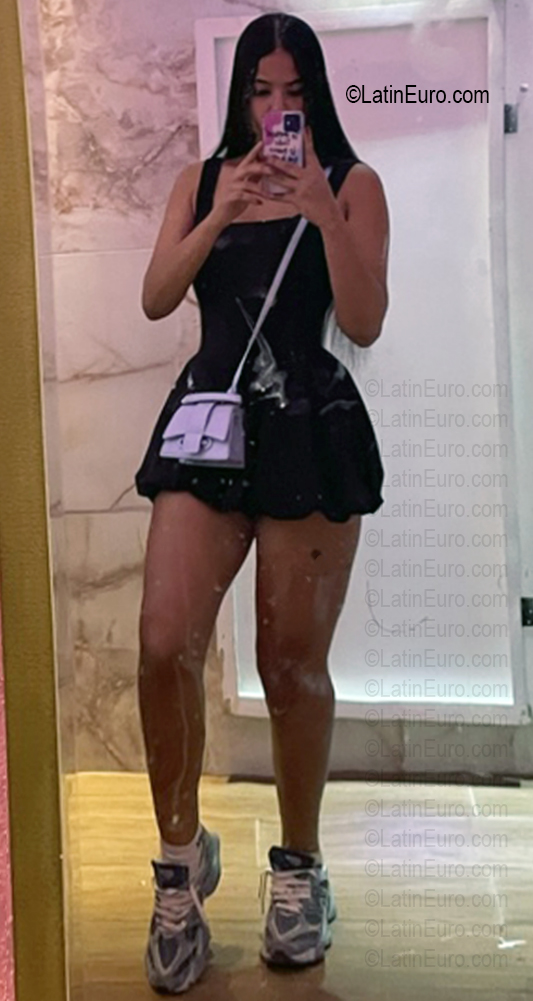 Date this georgeous Dominican Republic girl Esca from La Altagracia DO56753