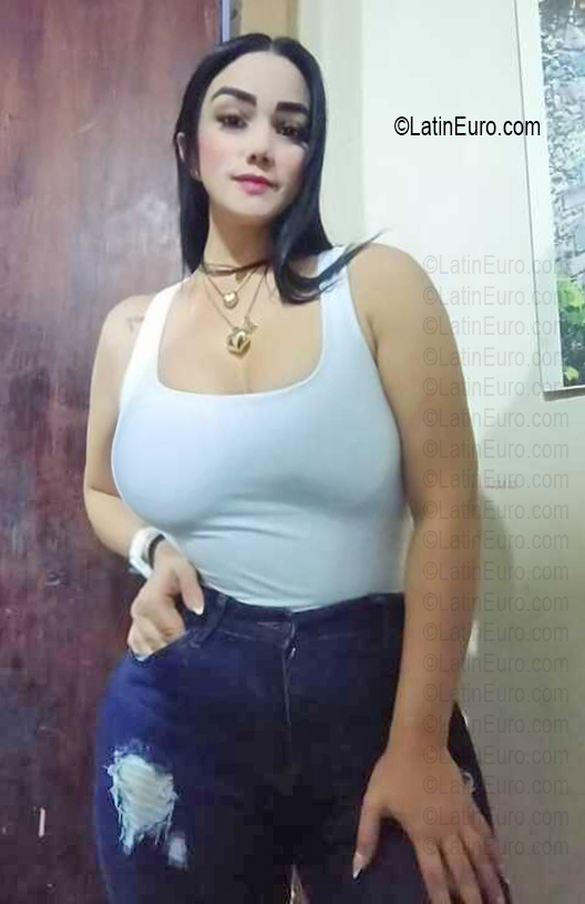 Date this hard body Venezuela girl Honey from Maracaibo VE5727