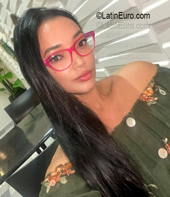 Date this good-looking Dominican Republic girl Katherine from Santiago DO56769