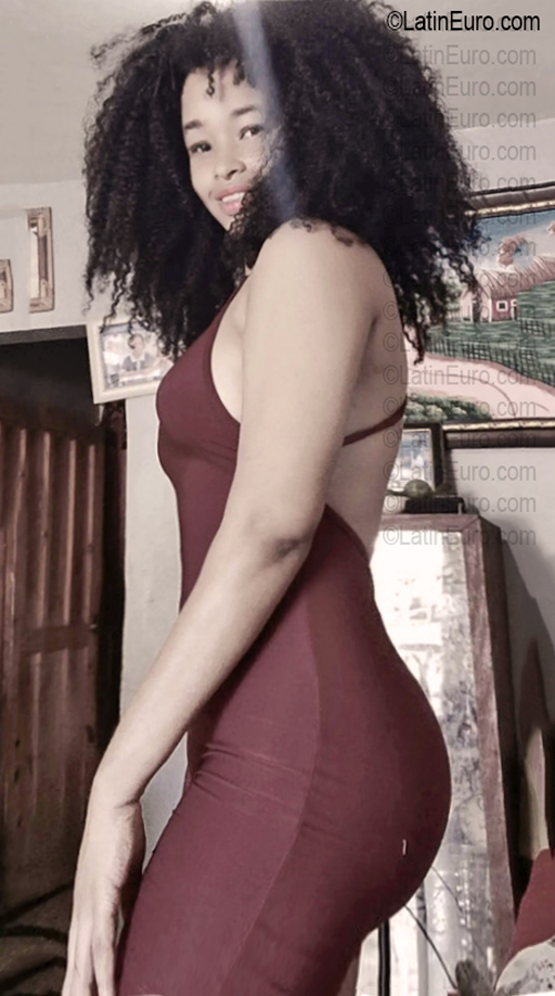Date this good-looking Dominican Republic girl Ruth from Santo Domingo DO56782