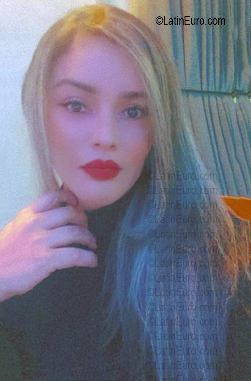 Date this stunning Brazil girl Gislaine from Goiania BR12433