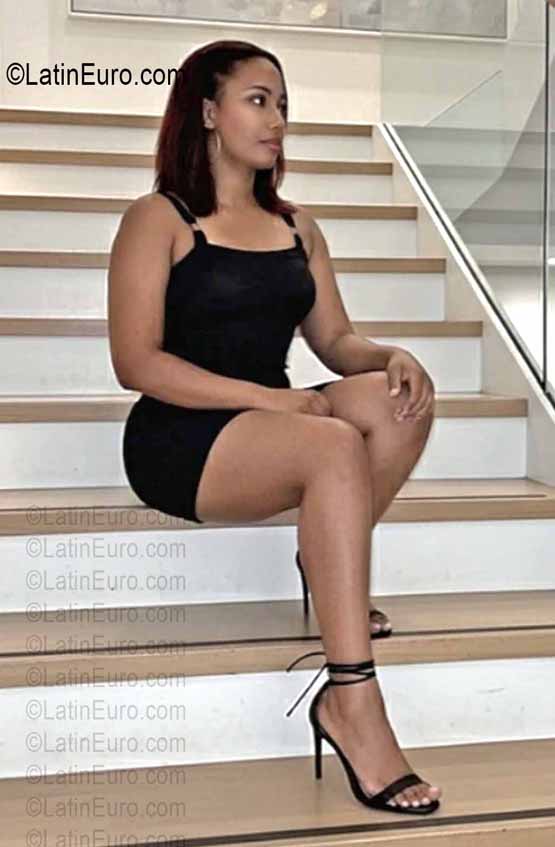 Date this pretty Dominican Republic girl Eve from Santo Domingo DO56924