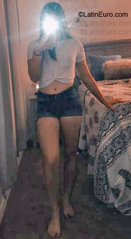 Date this cute Colombia girl Neysi from Medellin CO33860