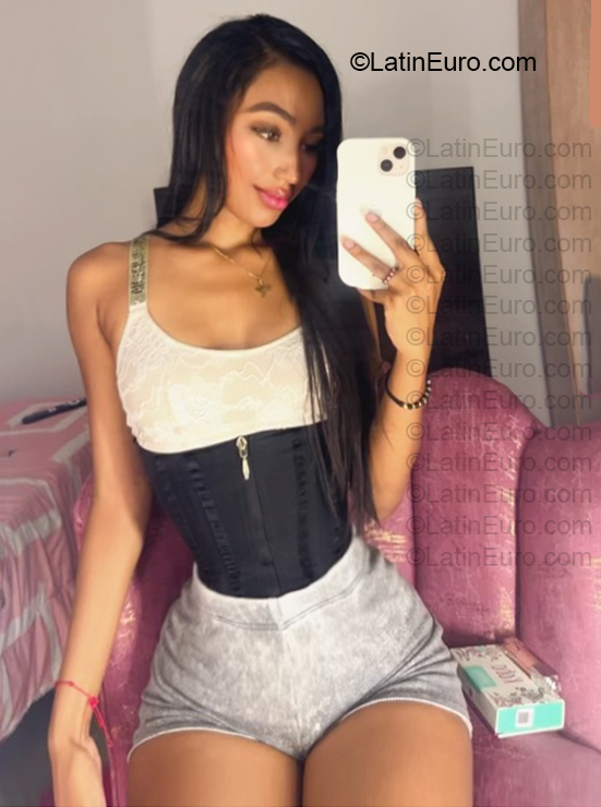 Date this hard body Colombia girl Diana from Cali CO33891