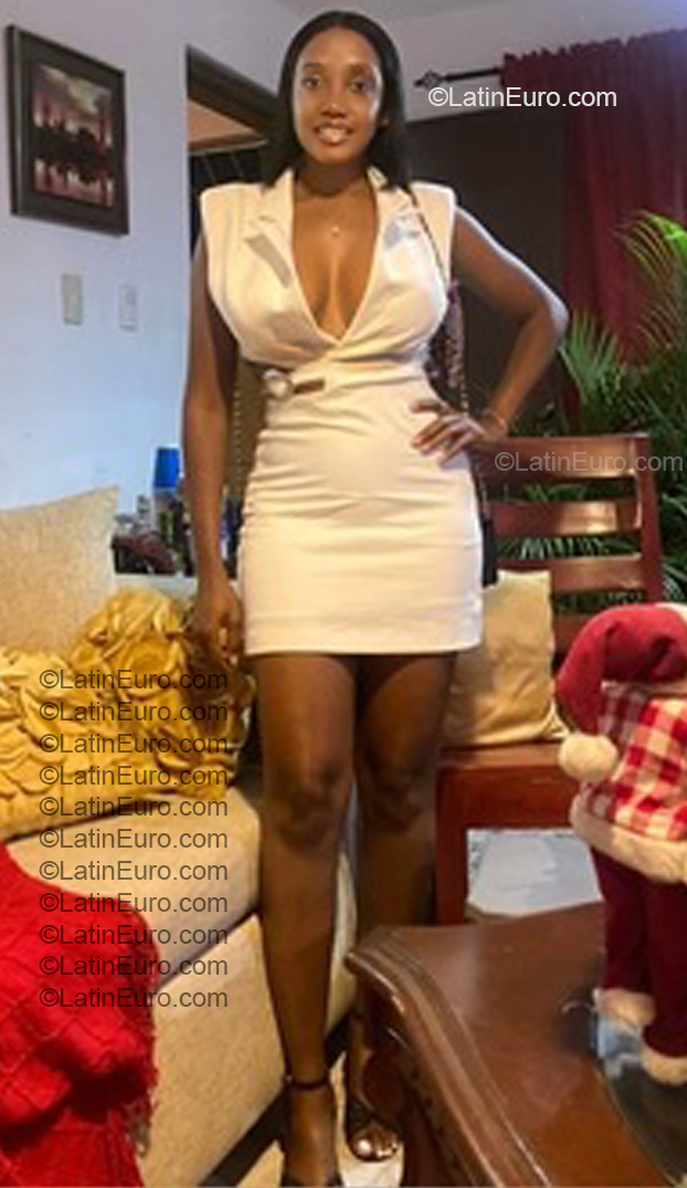 Date this gorgeous Dominican Republic girl Wilcy from Santo Domingo DO57166