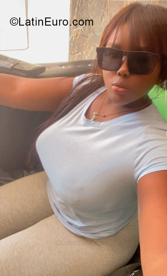 Date this stunning Dominican Republic girl Luz from Santo Domingo DO57246
