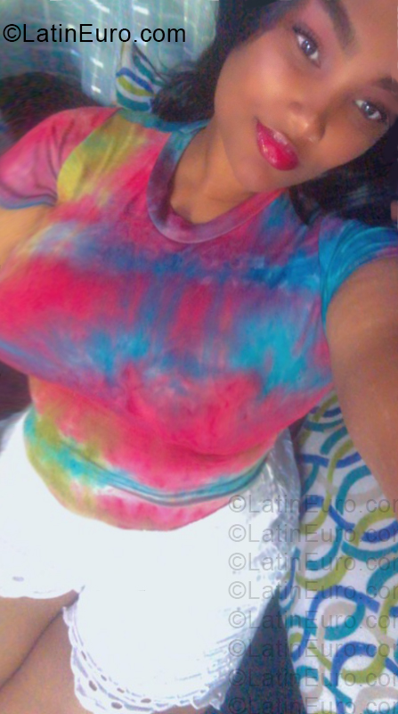 Date this lovely Dominican Republic girl Nixe from Moca DO57249
