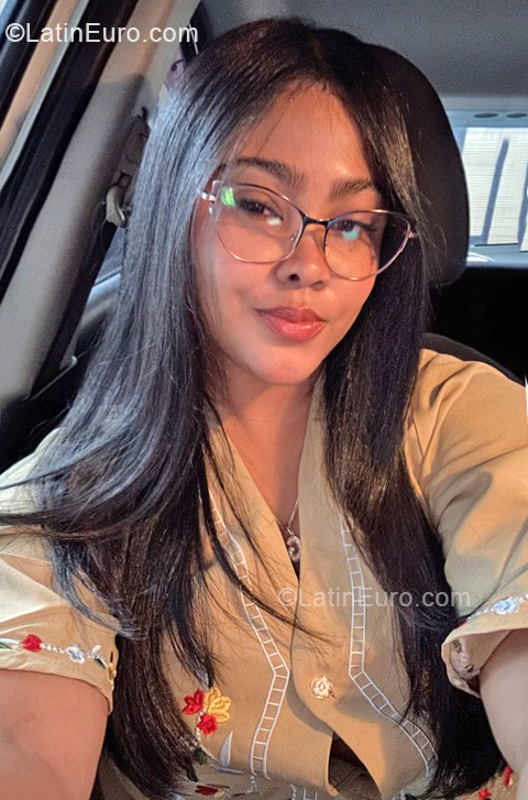 Date this passionate Dominican Republic girl Genesis from Santo Domingo DO57289
